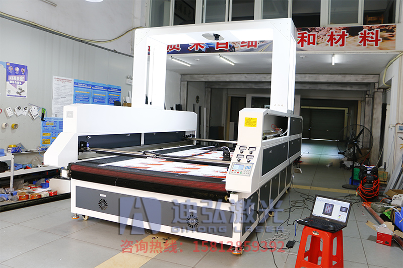 大幅面數(shù)碼印花激光切割機(jī)廣州東莞深圳大量供應(yīng) 視覺(jué)定位 自動(dòng)送料功能
